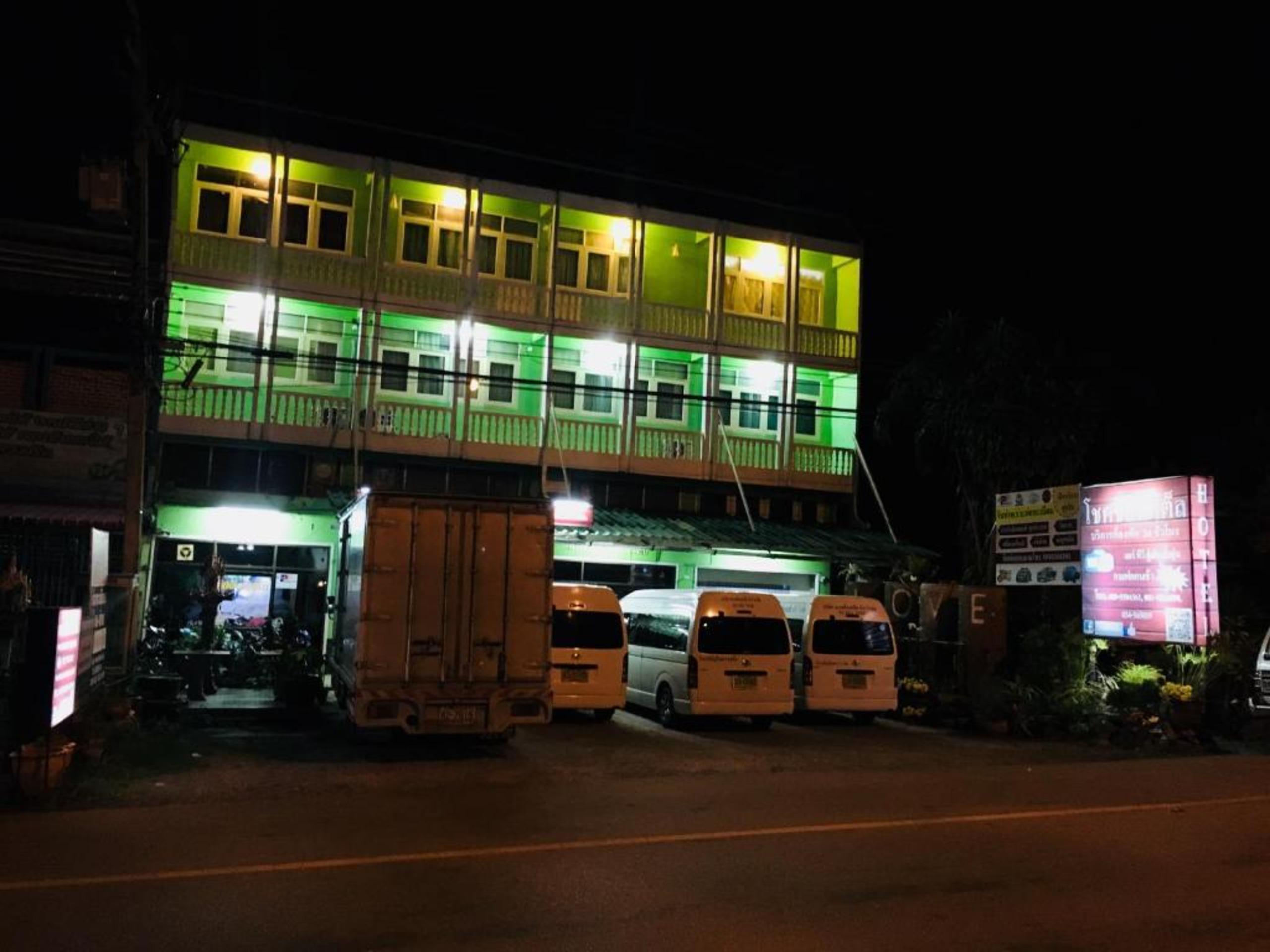Chokchai Hotel Ban Huai Maenam Noi Eksteriør billede